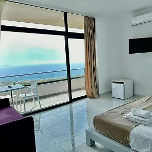 https://wait-n-sea.albaniahotels.org
