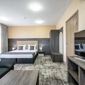 Hotel Plaza - Free Parking
